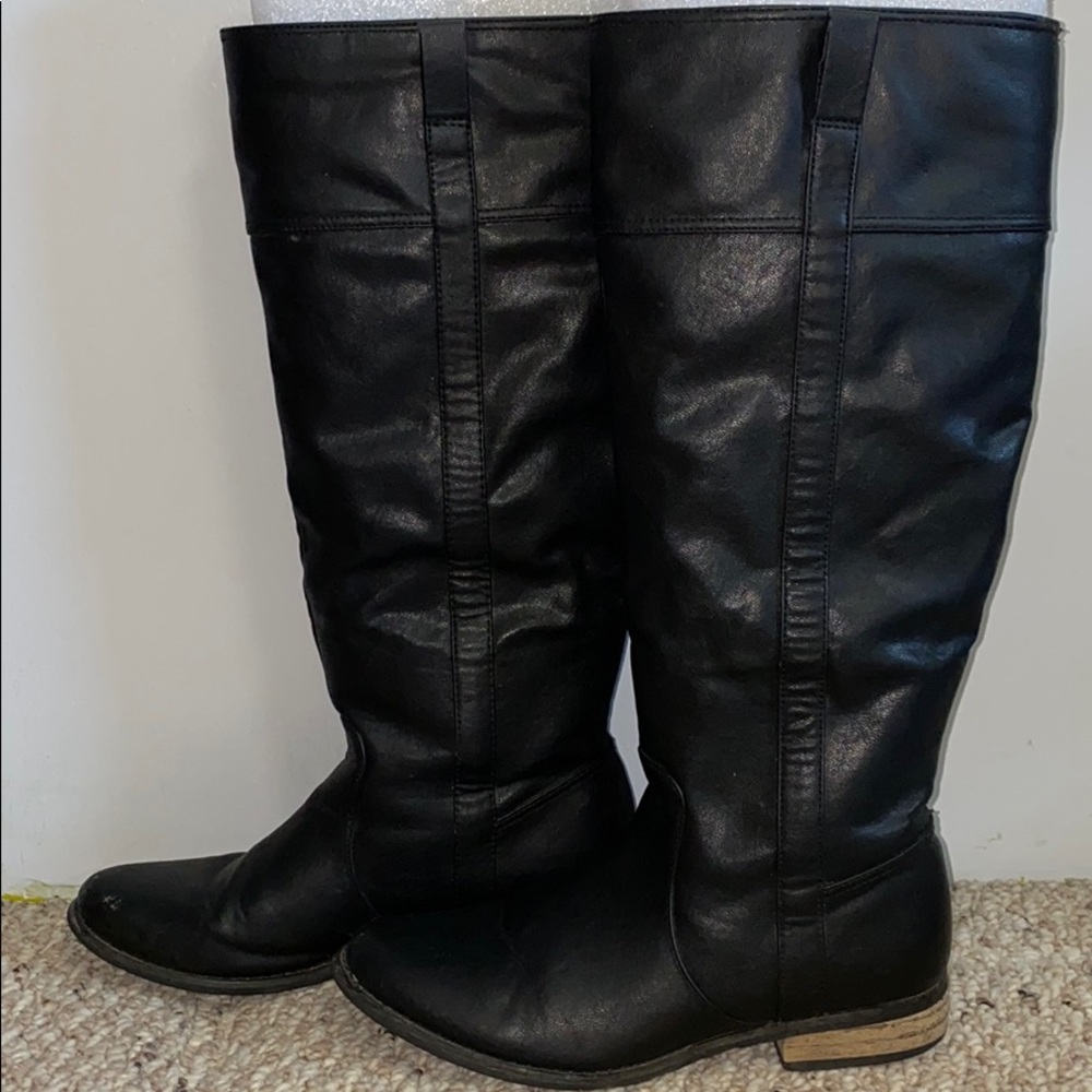 Black Rampage Boots